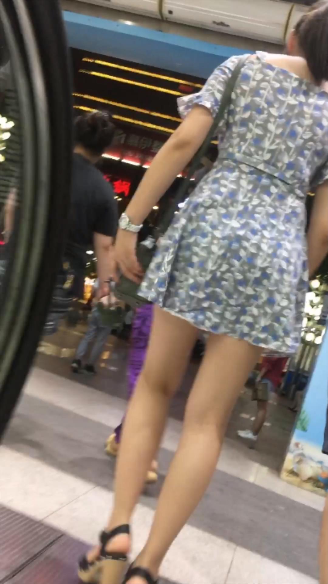 20208216664用户上传抄底漂亮少妇丁字裤- www.jdav.vip